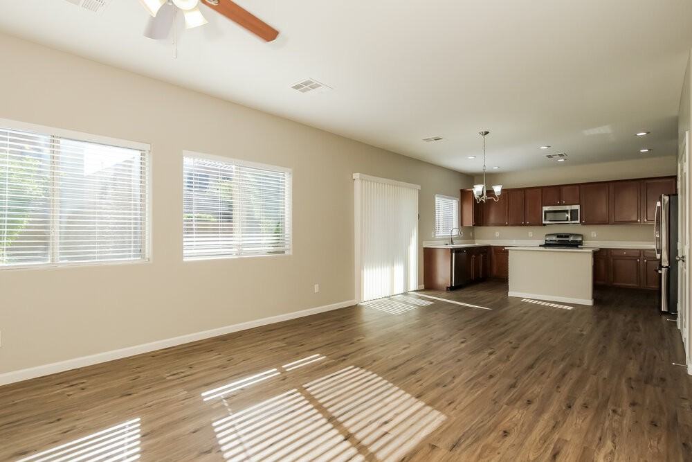 12121 W Avenida Del Rey - Photo 6 of 17