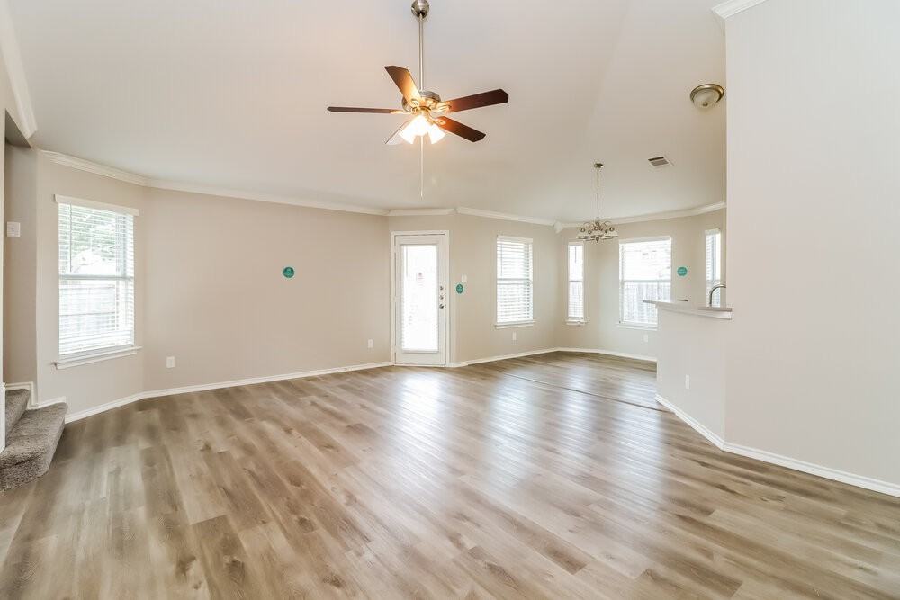 2105 Pacino Dr - Photo 7 of 17