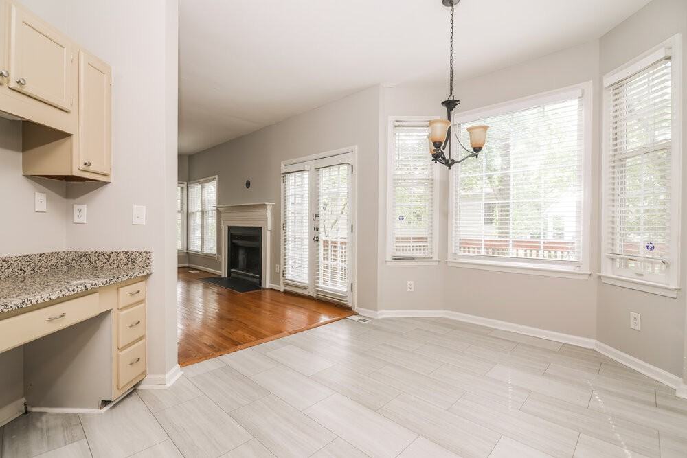 1004 Silverbell Ln - Photo 7 of 17