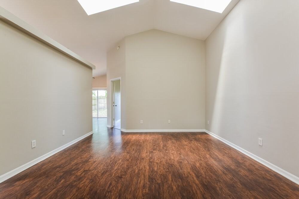 1033 Shale Trail St - Photo 3 of 16