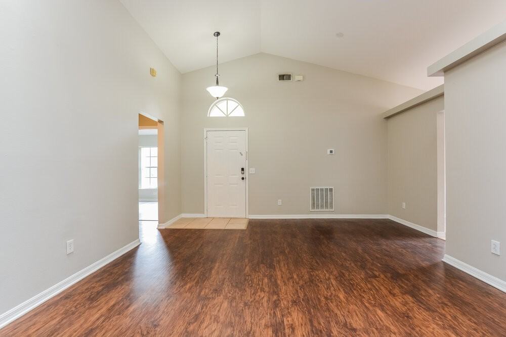 1033 Shale Trail St - Photo 4 of 16