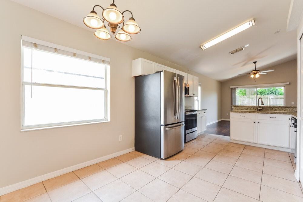 1033 Shale Trail St - Photo 7 of 16
