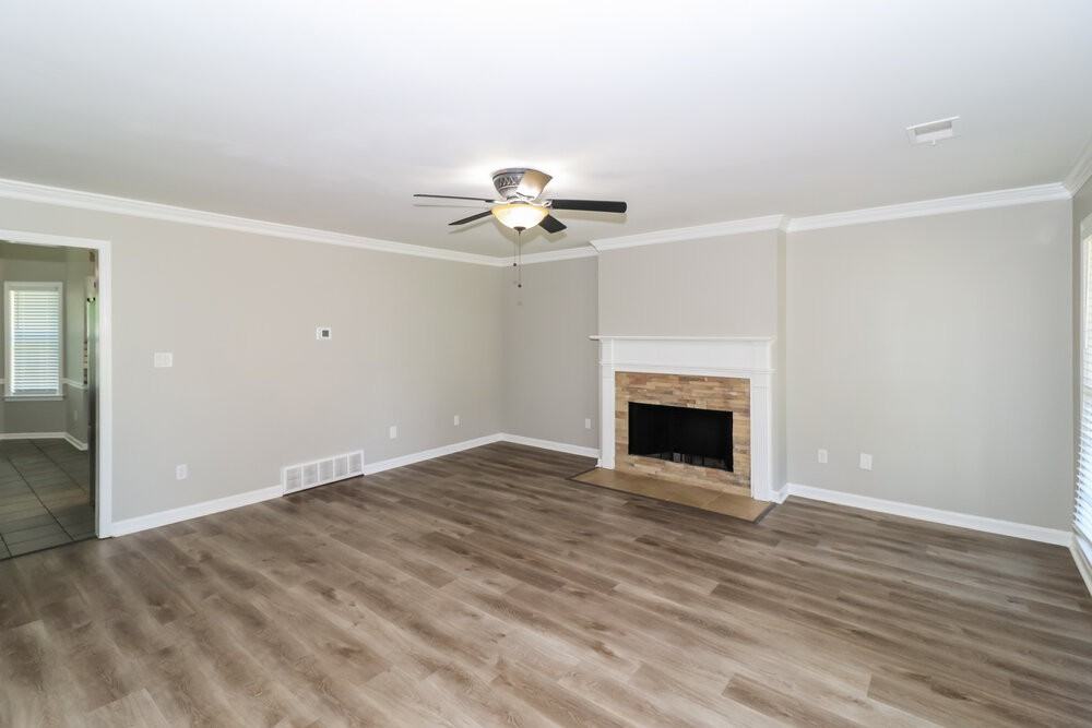 1915 Pecan Grove Dr - Photo 5 of 17