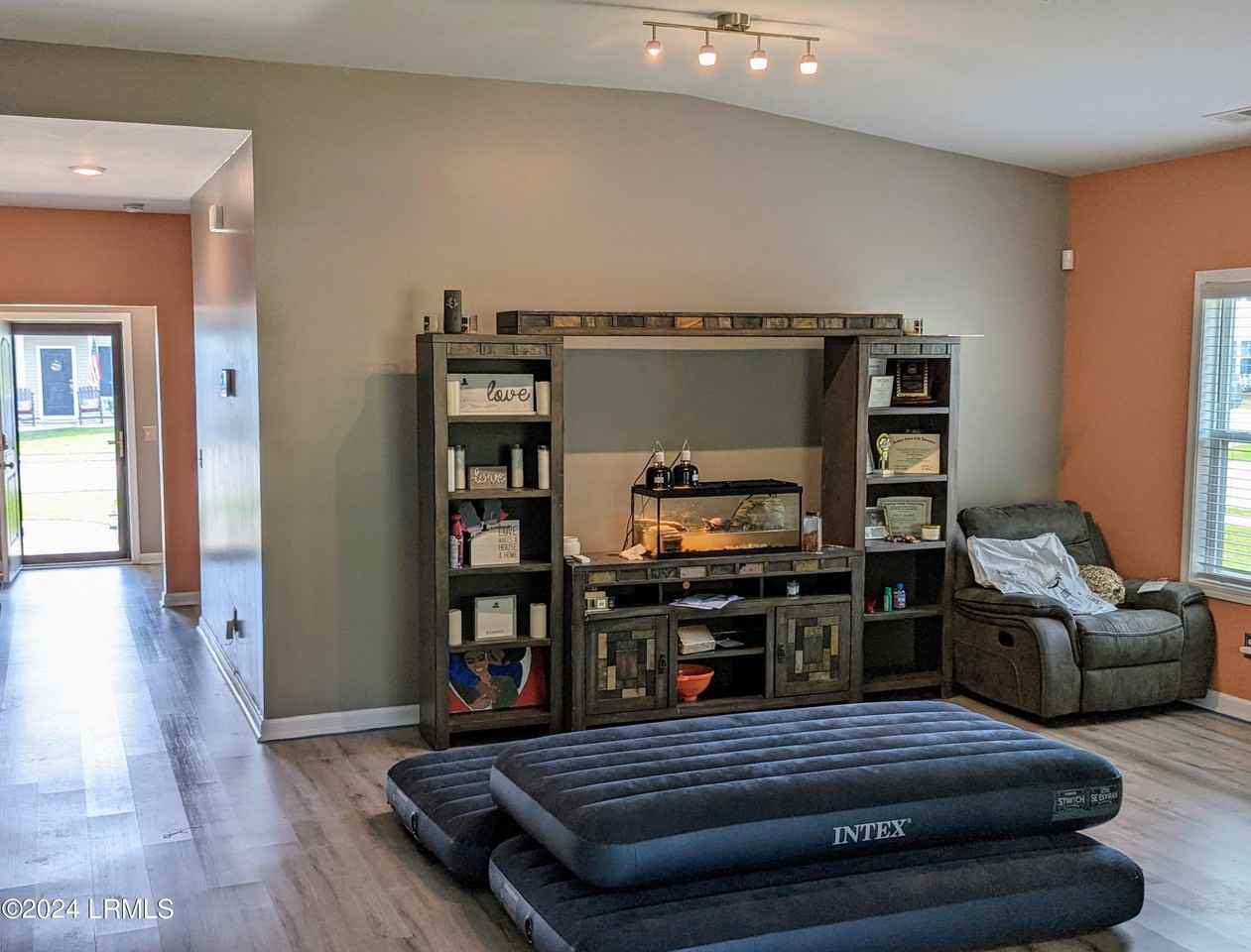 17 Chestnut St - Photo 5 of 5