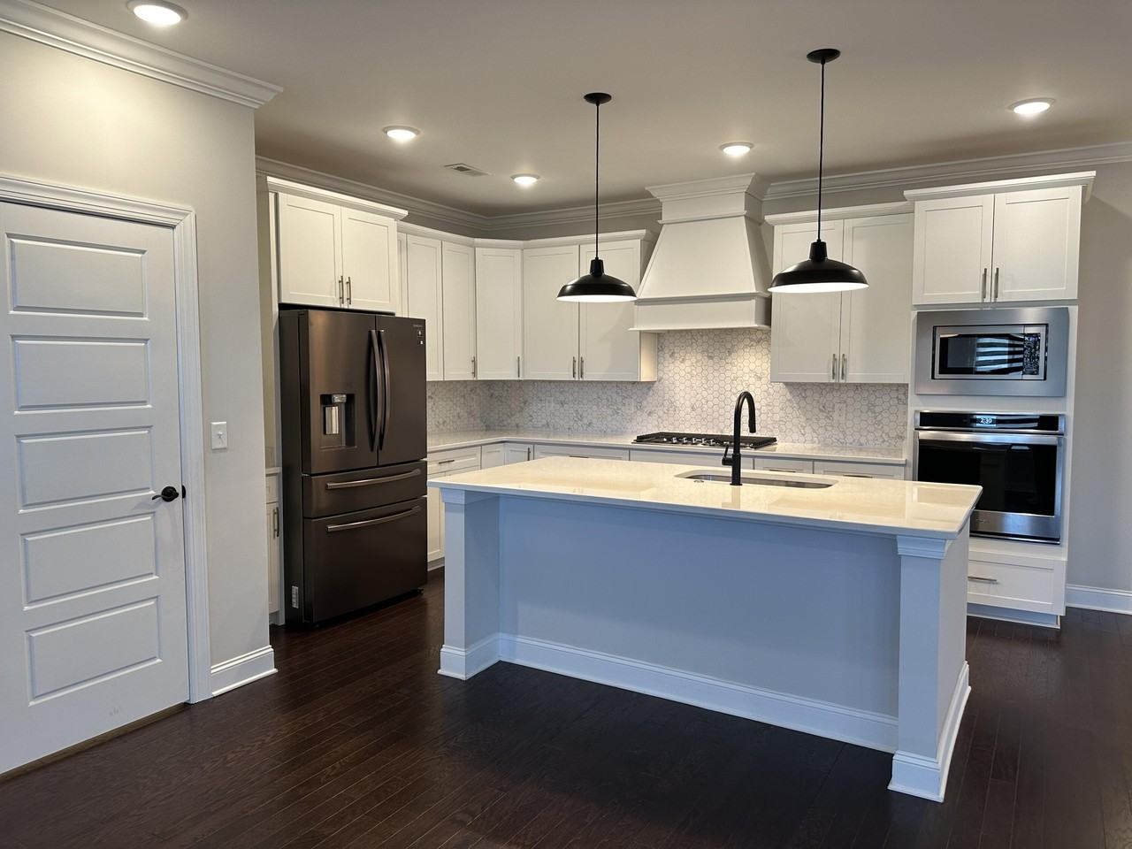 1526 Bowtie Rd - Photo 4 of 20