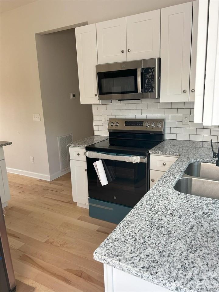 303 S Main St - Photo 7 of 15