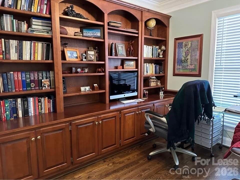 20107 N Cove Rd - Photo 5 of 42