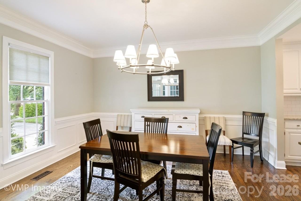 20107 N Cove Rd - Photo 6 of 42