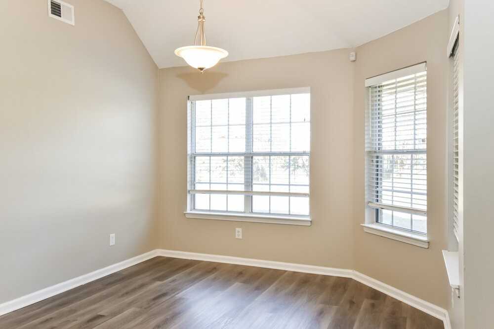 2102 Heather Rdg - Photo 6 of 17