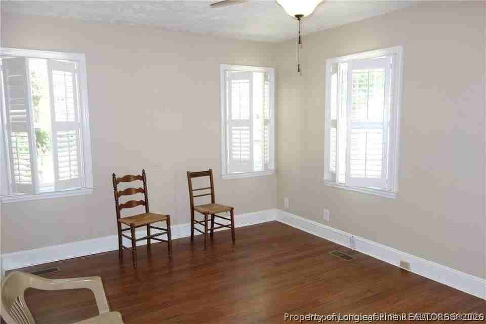 1607 N Cedar St - Photo 2 of 13