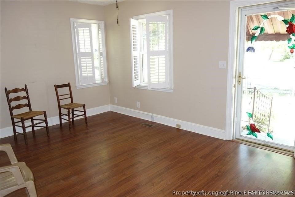 1607 N Cedar St - Photo 3 of 13
