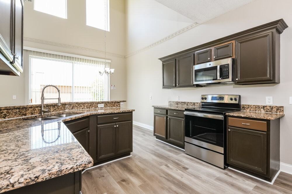 225 Beckenham Dr - Photo 6 of 17