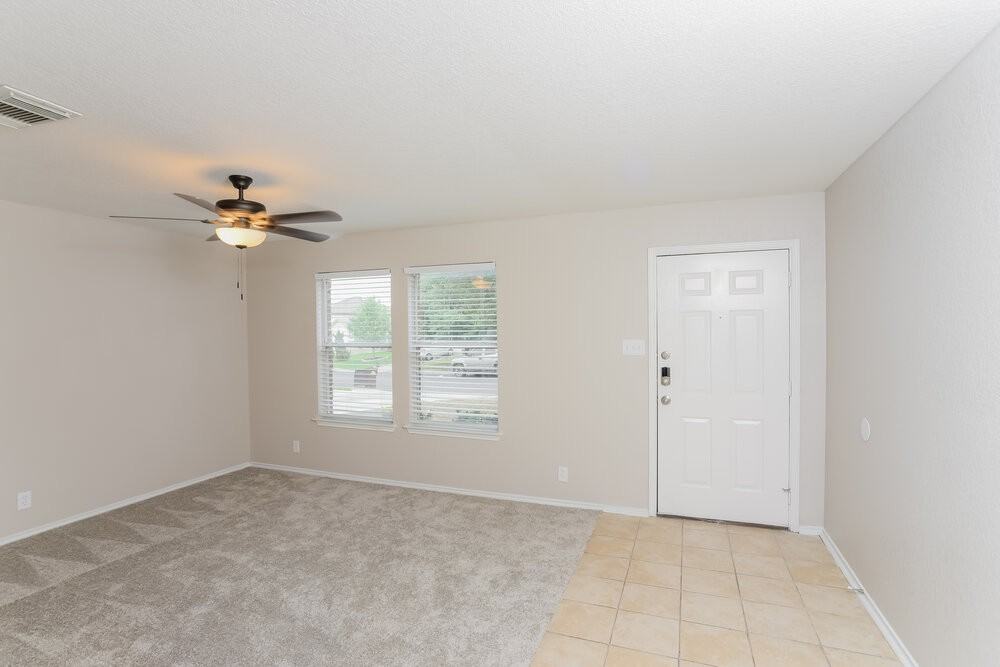 9963 Sunview Pass - Photo 3 of 16