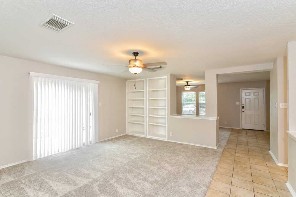 9963 Sunview Pass - Photo 5 of 16