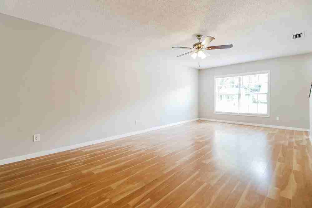 2825 Cedaridge Dr - Photo 5 of 17