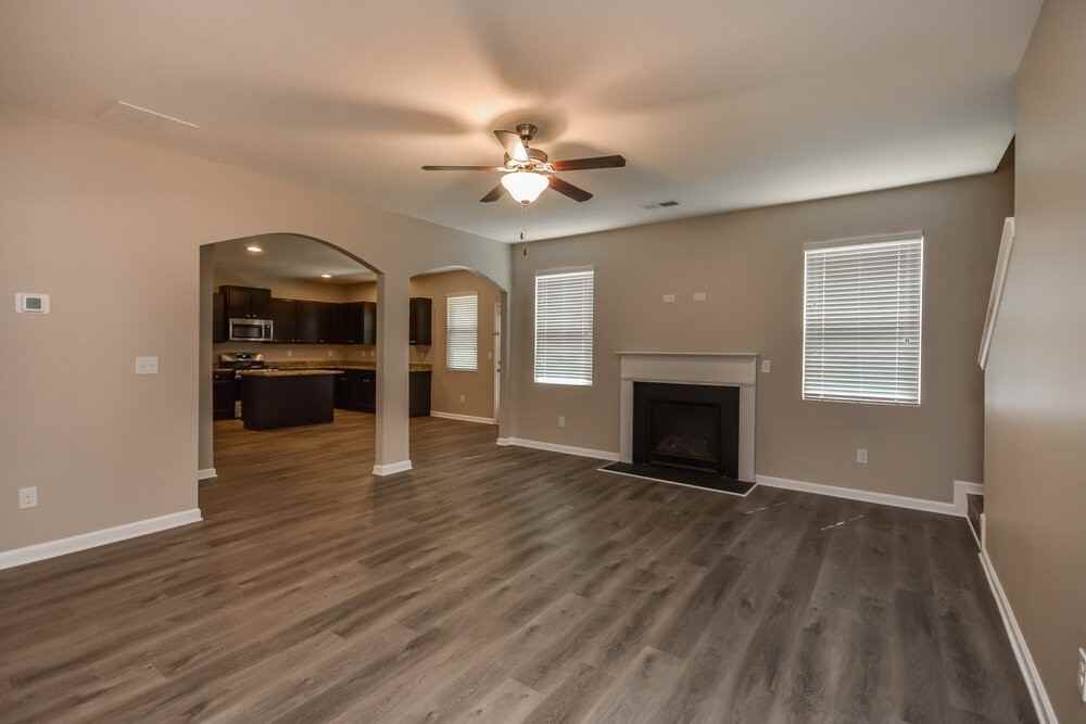 1352 Worcester Trl - Photo 4 of 17