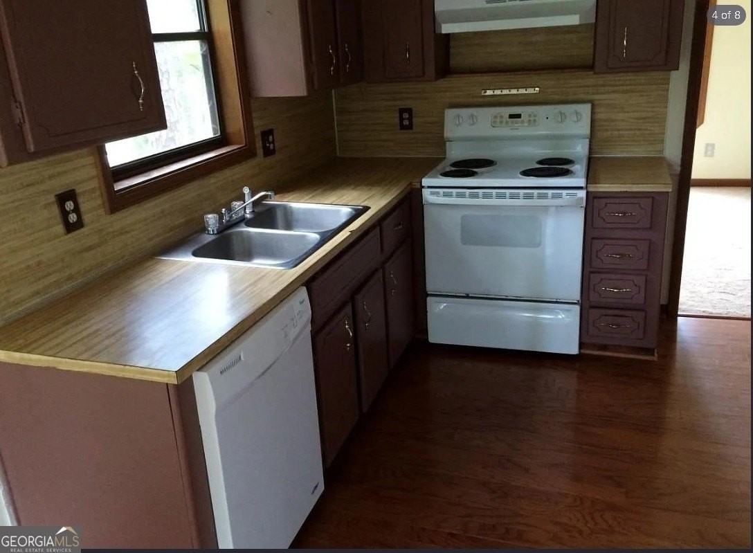 257 Castleair Dr Ne - Photo 4 of 7