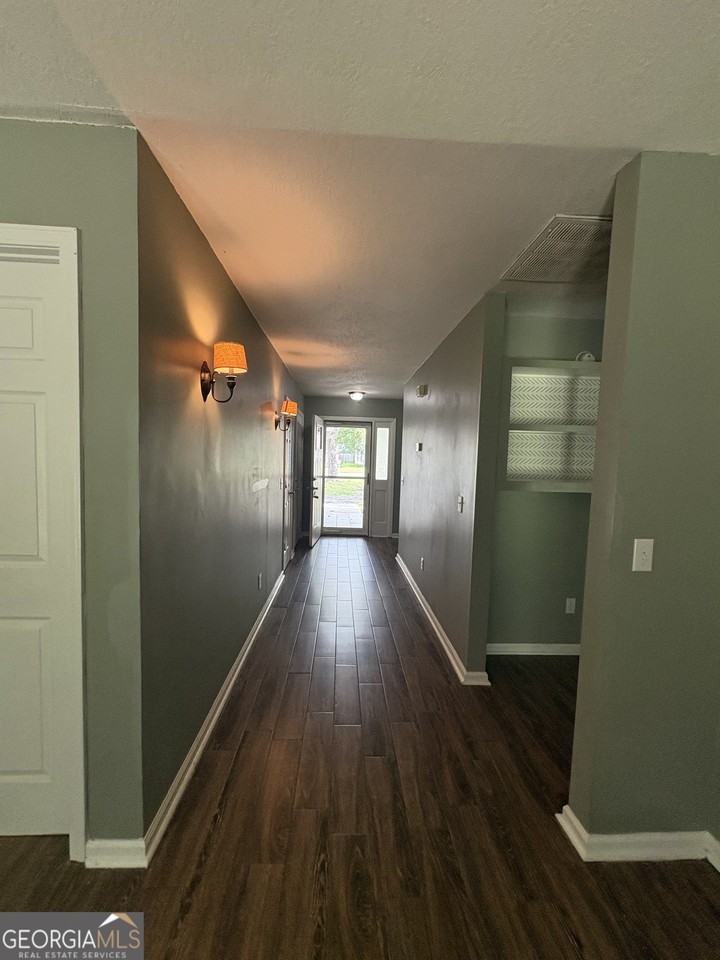 112 Boxwood Ct - Photo 3 of 16