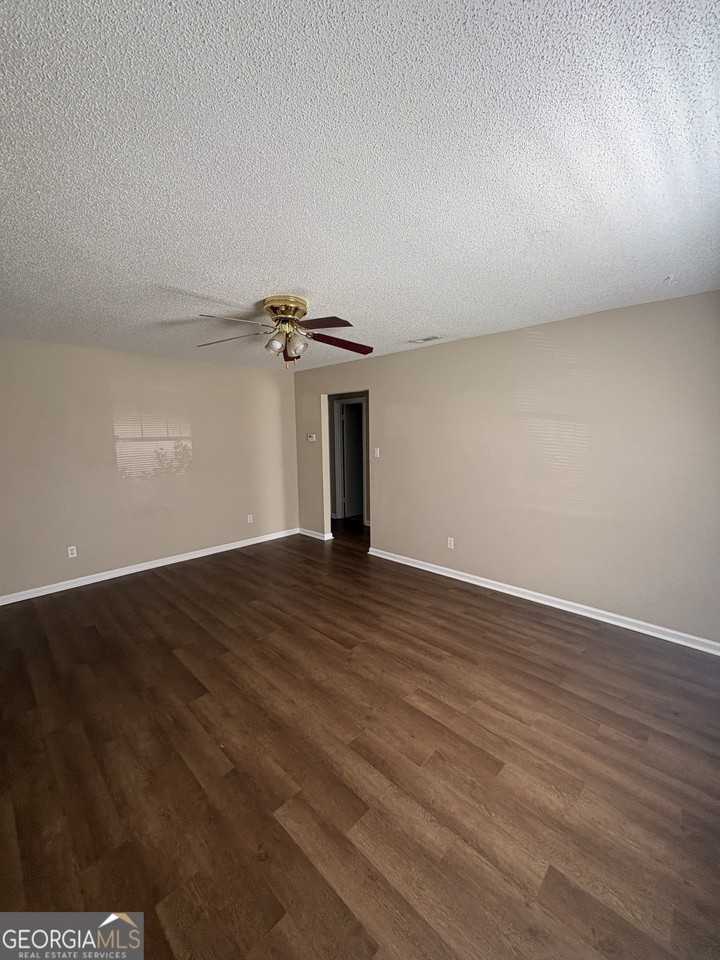 853 Mission Trace Dr - Photo 3 of 15