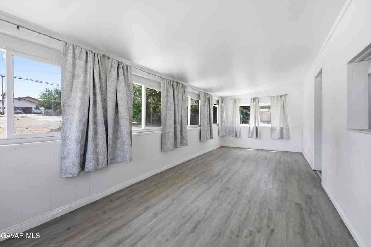 4851 W Avenue M8 - Photo 4 of 12