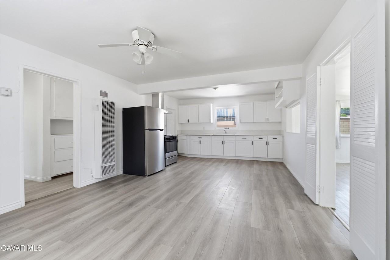 4851 W Avenue M8 - Photo 6 of 12