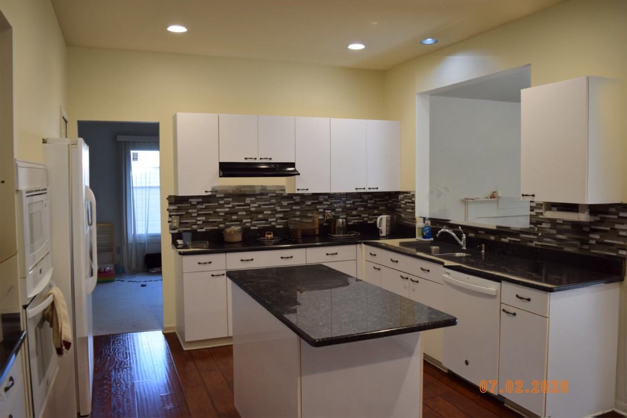 1431 Provincial Dr - Photo 7 of 11