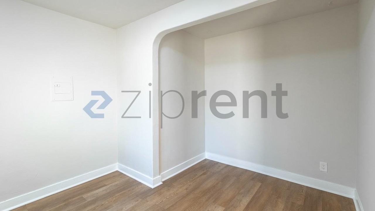 1390 E Santa Clara St #4 - Photo 4 of 16