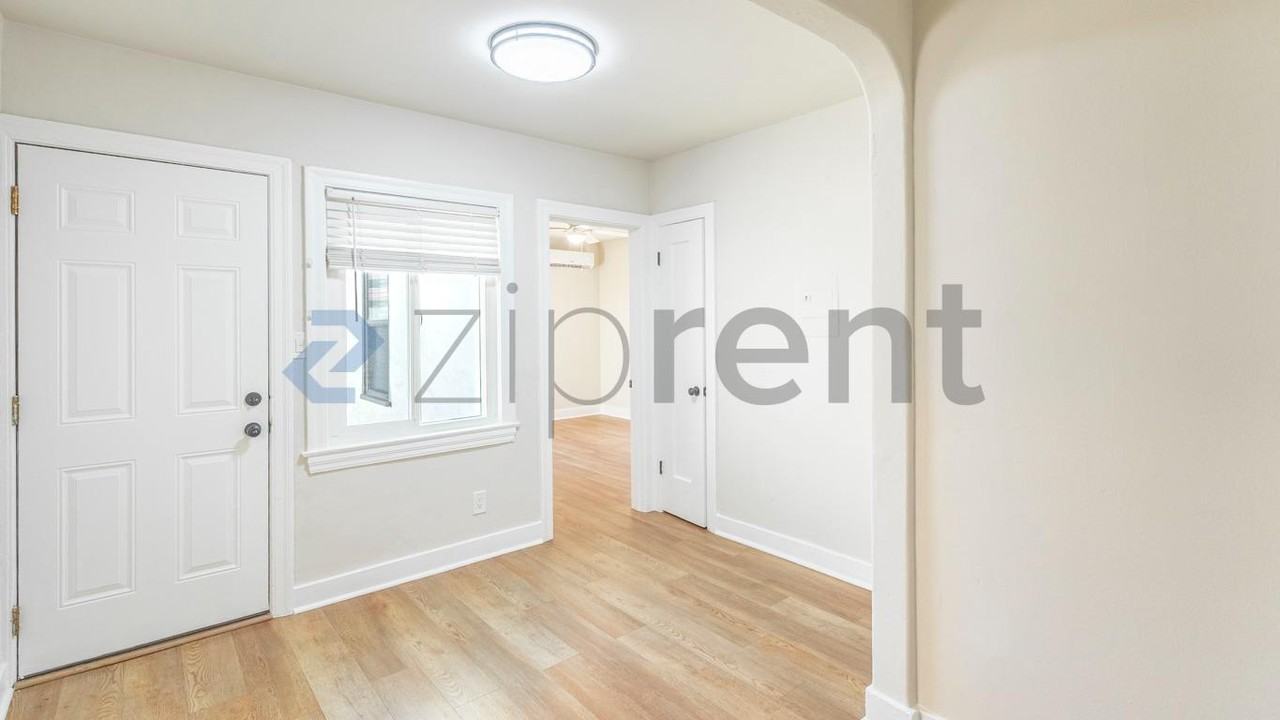 1390 E Santa Clara St #4 - Photo 6 of 16