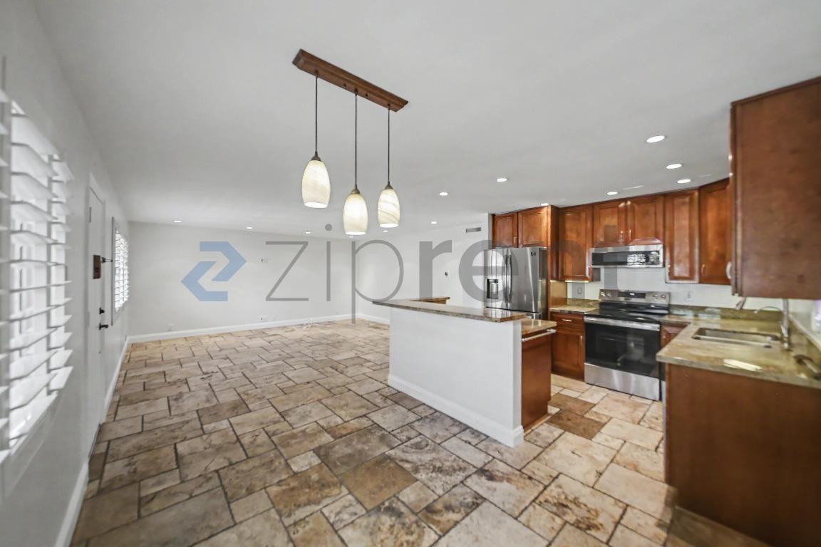 1701 Anacapa St #30 - Photo 6 of 23
