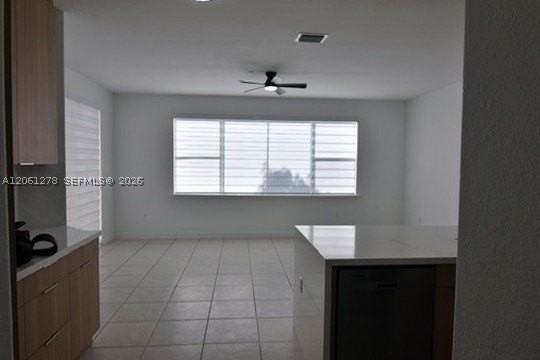 5527 Nw 113th Ave - Photo 4 of 34