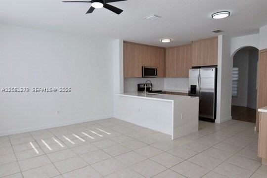 5527 Nw 113th Ave - Photo 5 of 34