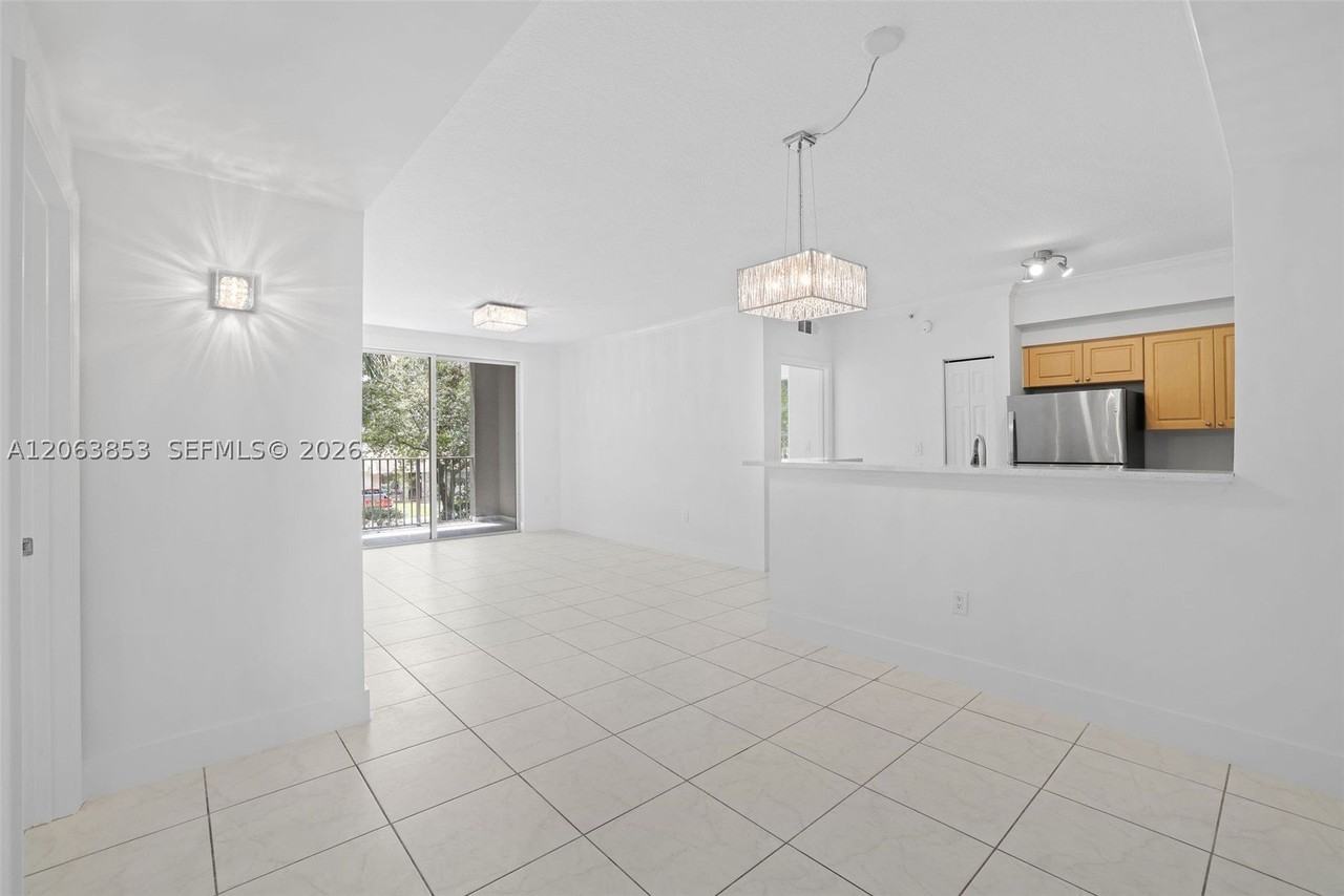 6831 Sw 44th St #205 - Photo 7 of 31