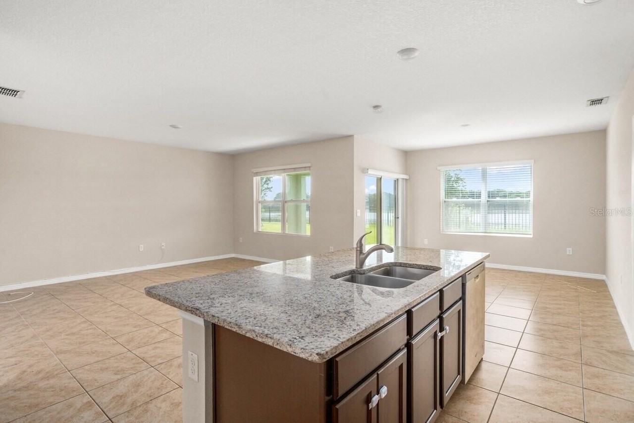 1112 Fox Path - Photo 5 of 23