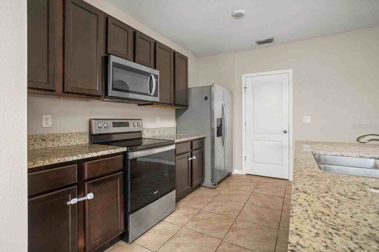 1112 Fox Path - Photo 6 of 23