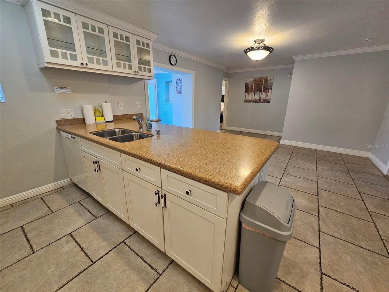 2130 Pinehurst St - Photo 5 of 23