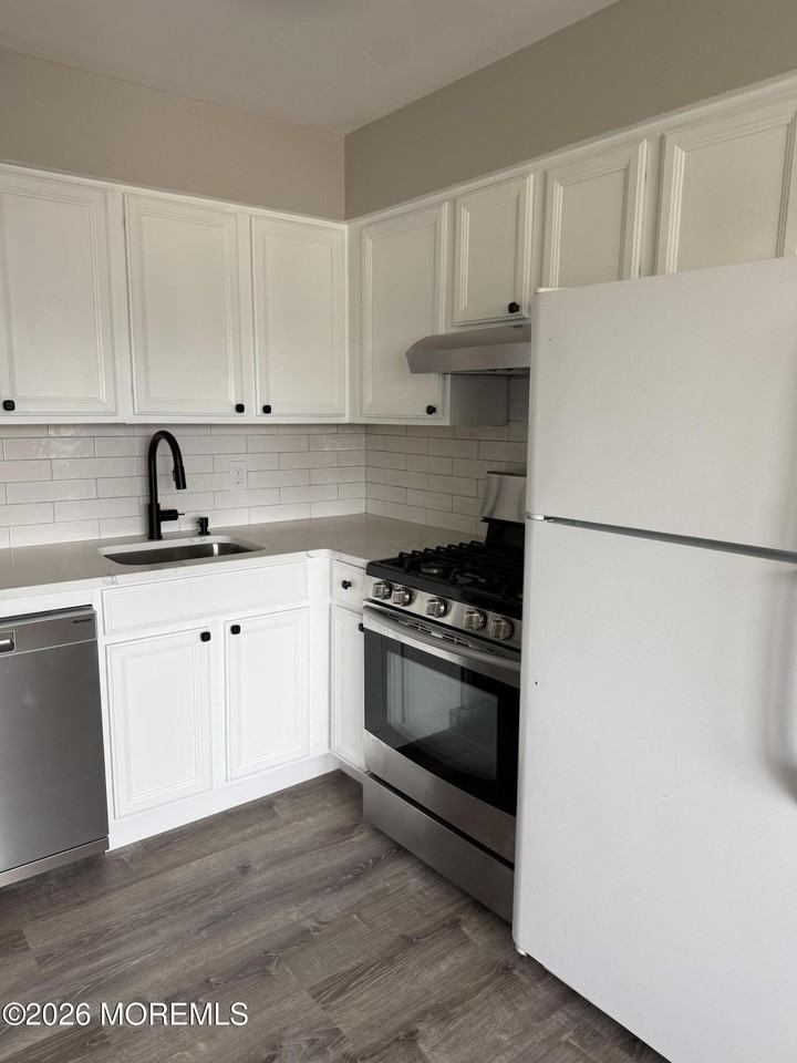 701 New York Ave #4 - Photo 4 of 8
