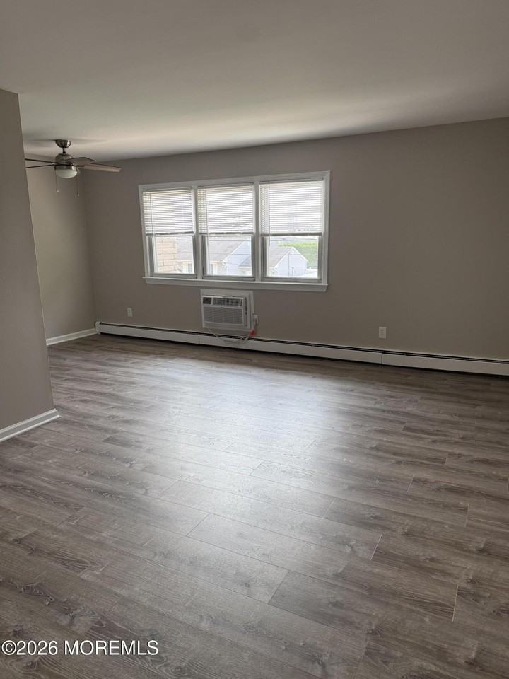 701 New York Ave #4 - Photo 5 of 8