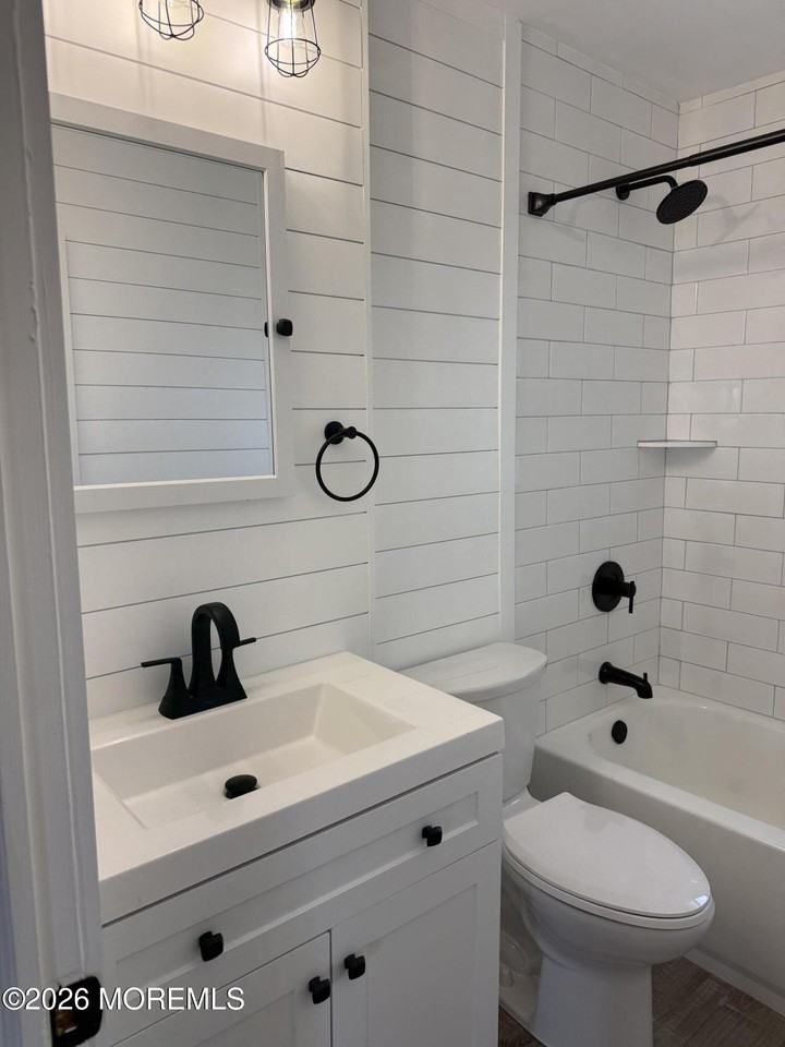 701 New York Ave #4 - Photo 7 of 8