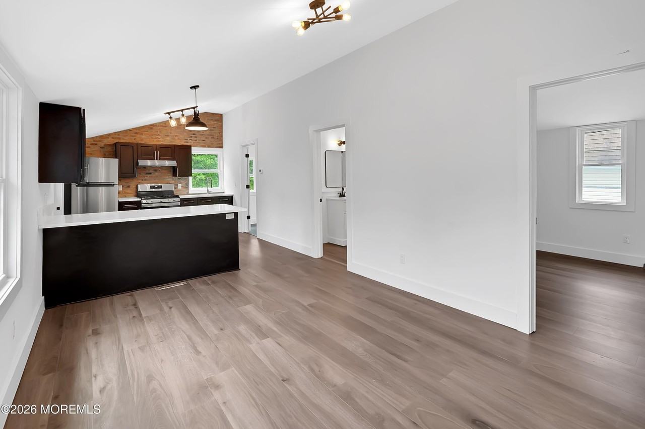 105 Owens Ave - Photo 3 of 19
