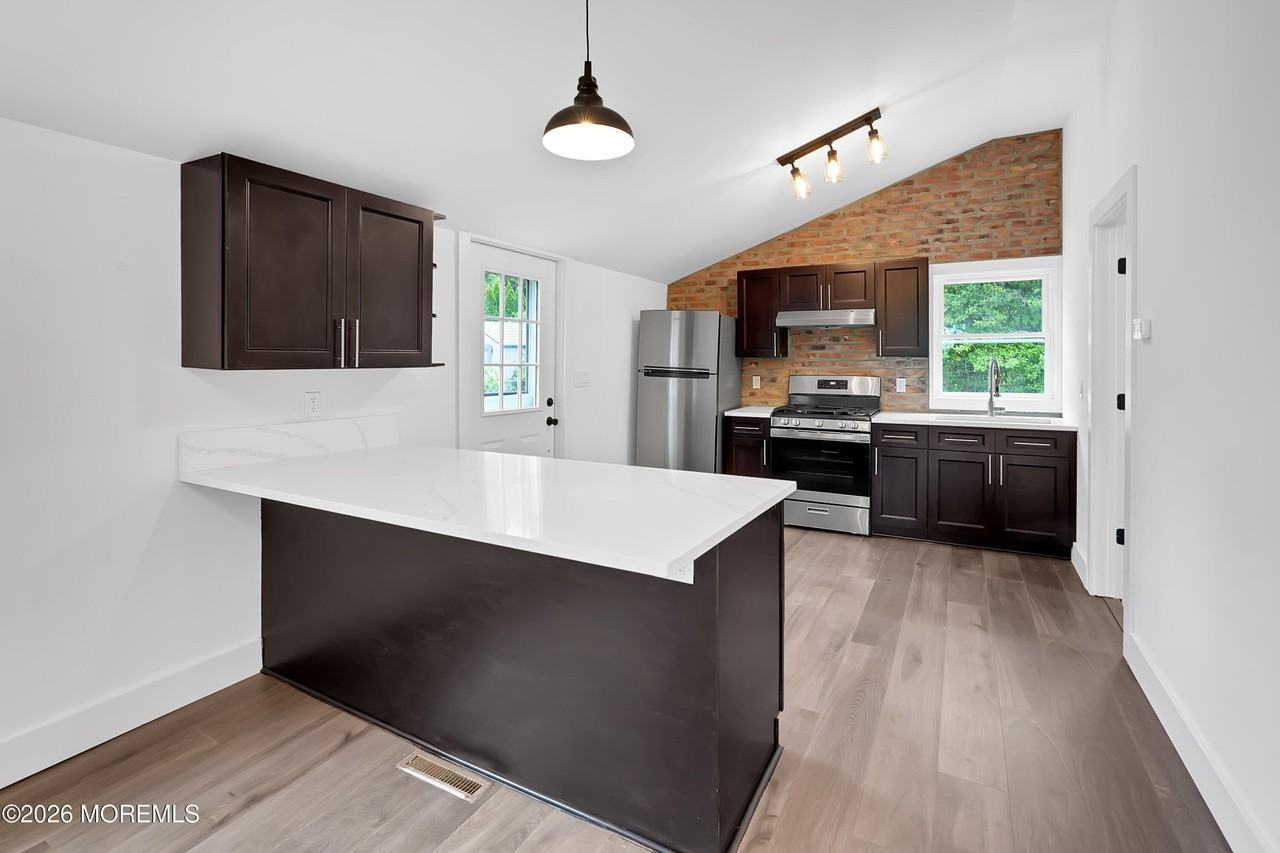 105 Owens Ave - Photo 6 of 19