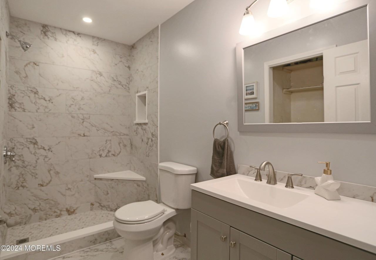 113 Lincoln Ave #2 - Photo 4 of 11