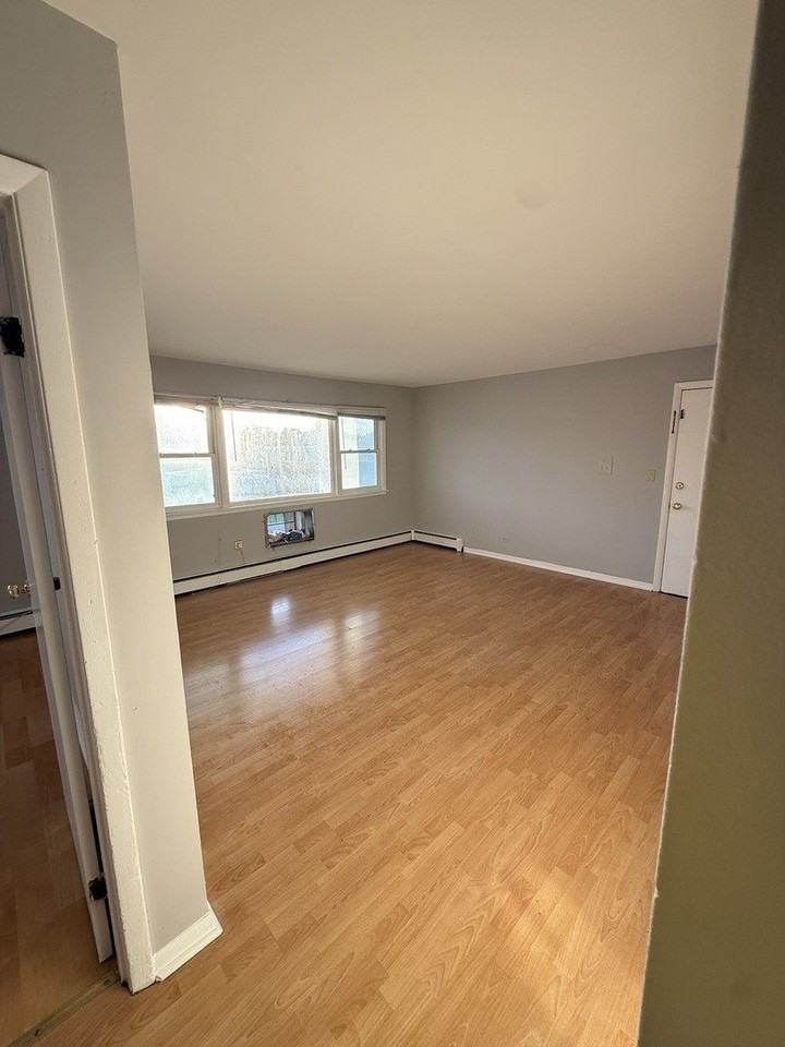 4337 Prescott Ave #2C - Photo 2 of 12