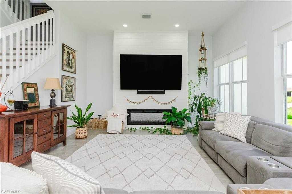 4870 Frattina St - Photo 6 of 50