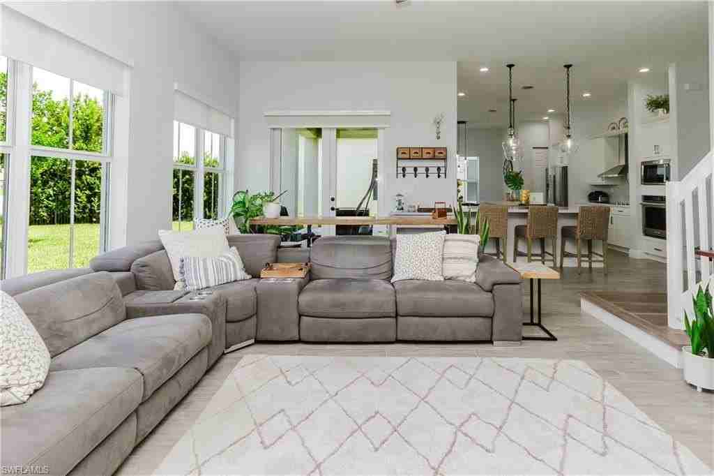 4870 Frattina St - Photo 7 of 50