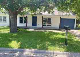 featured image of 411 W Bluff St