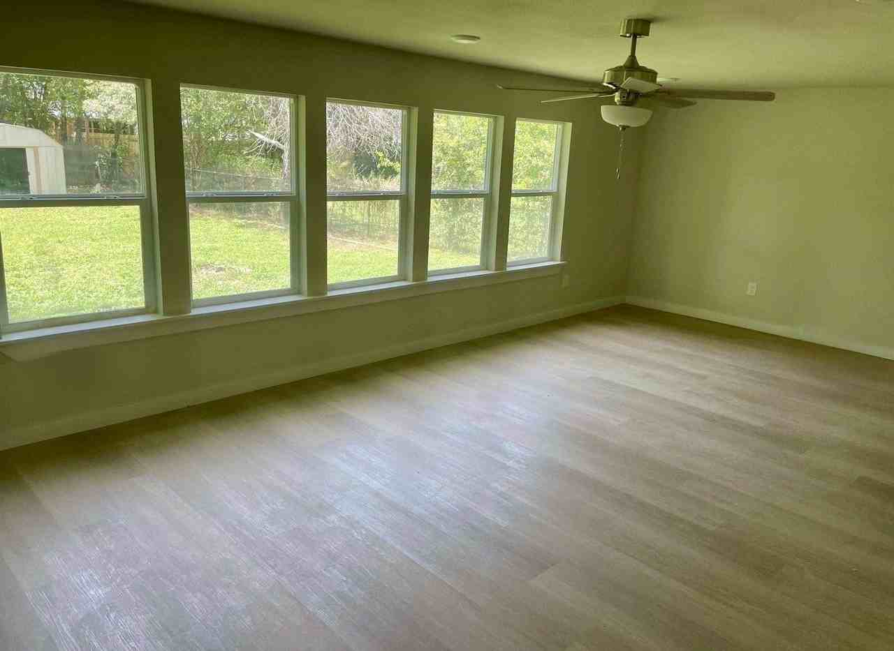 411 W Bluff St - Photo 3 of 20