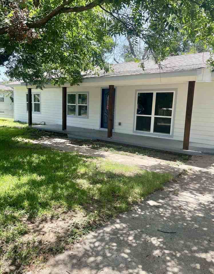 411 W Bluff St - Photo 4 of 20