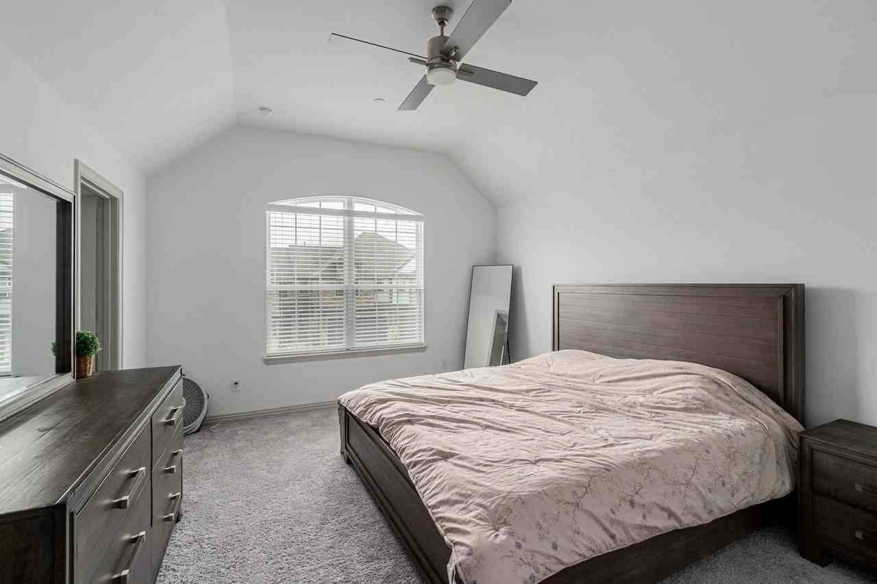 992 Emil Pl - Photo 6 of 18