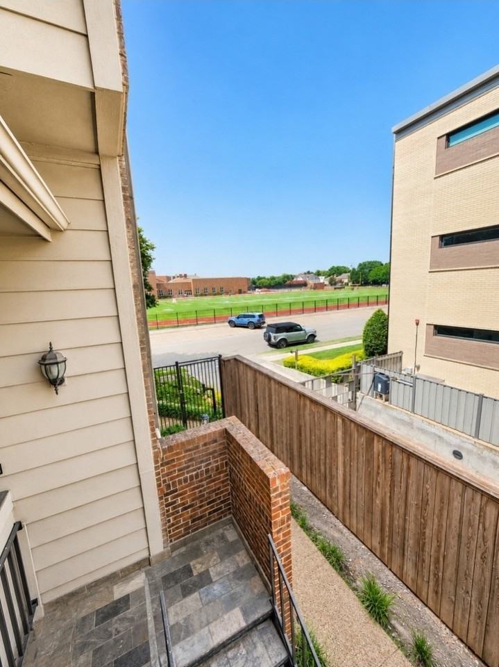 3537 Normandy Ave #B - Photo 2 of 13