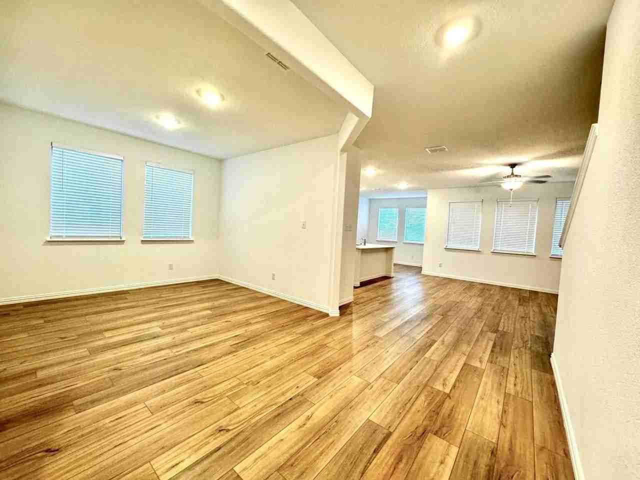 1012 Longleaf Ln - Photo 5 of 13